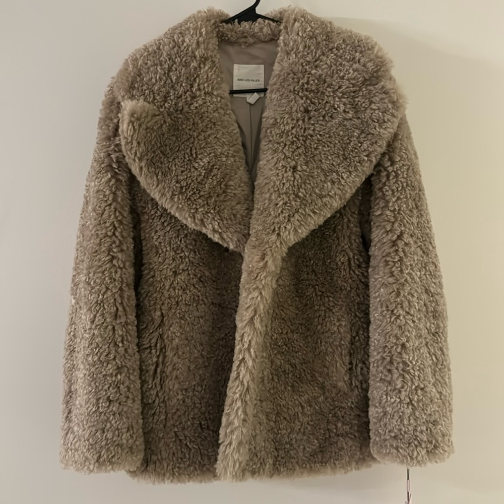 Anthropologie Avec Les Filles faux fur coat in beige, size M NWT